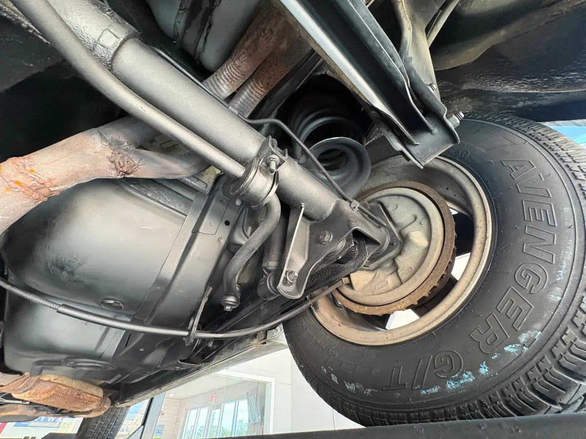 Vehicle photo 52