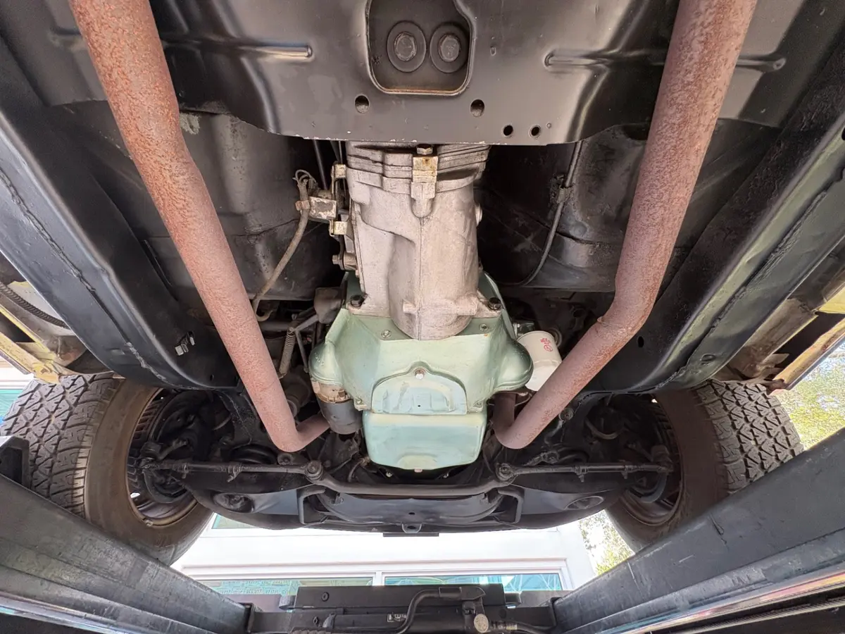 Vehicle photo 52