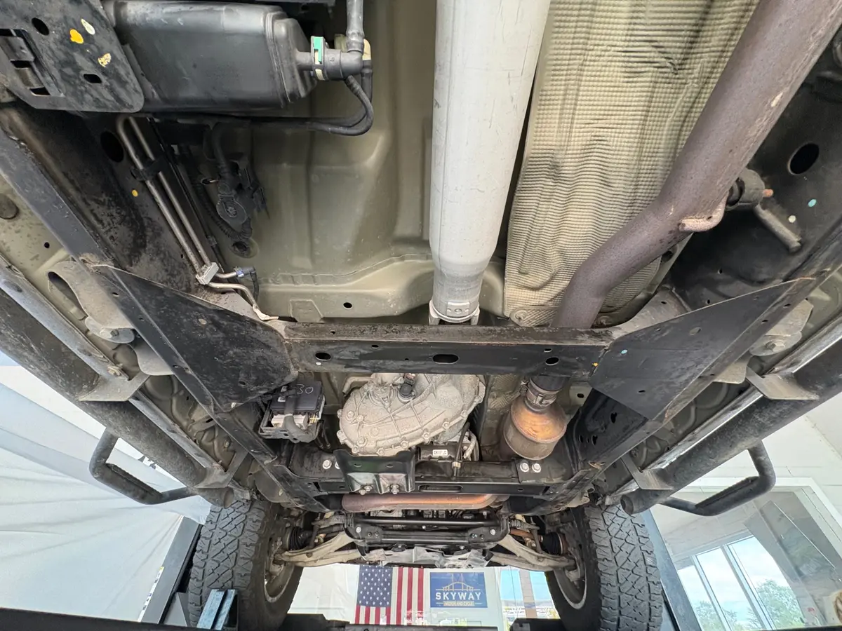 Vehicle photo 54