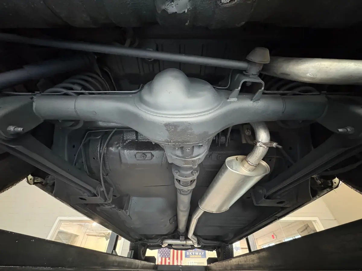 Vehicle photo 42