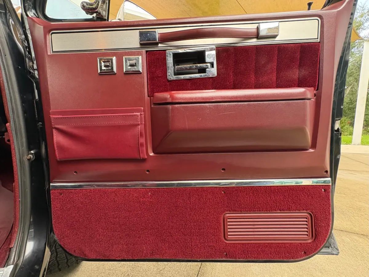 Vehicle photo 38