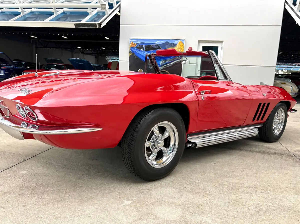 Vehicle photo 17