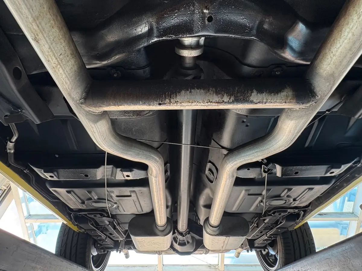 Vehicle photo 52