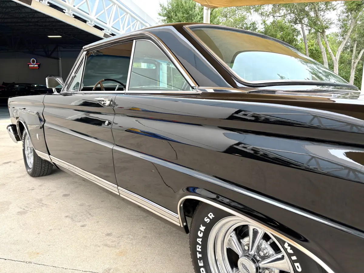 Vehicle photo 15
