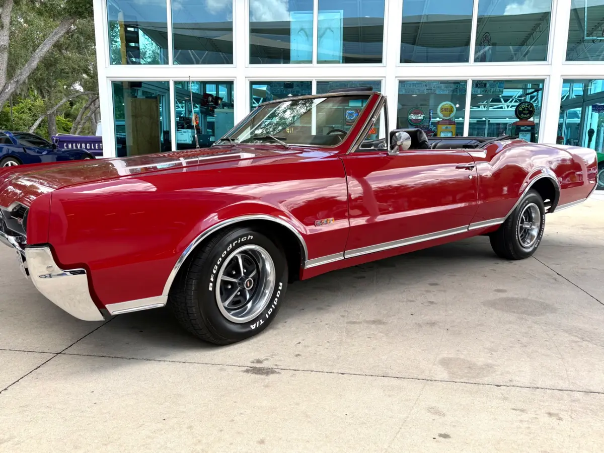 Vehicle photo 12