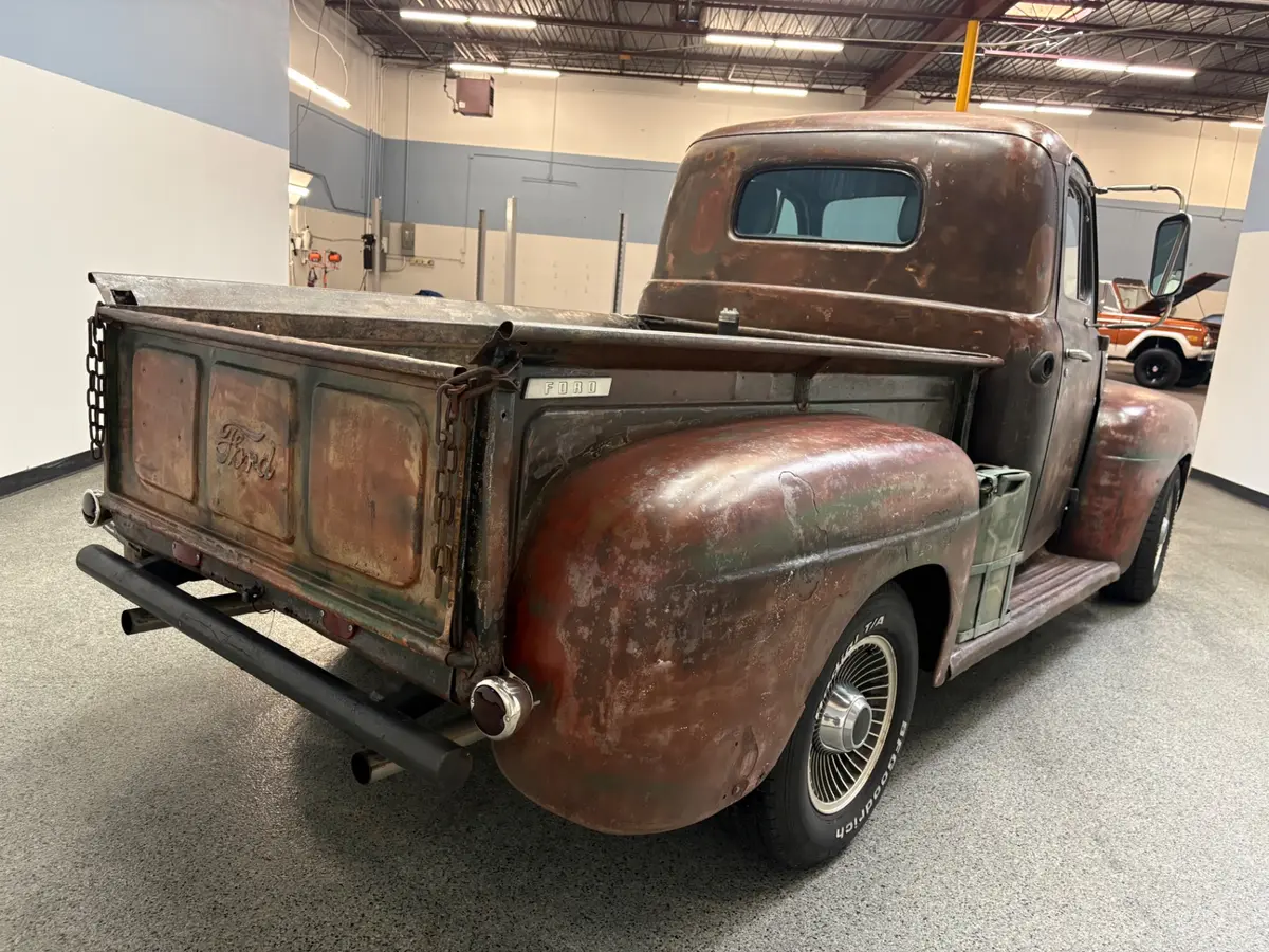 Vehicle photo 7