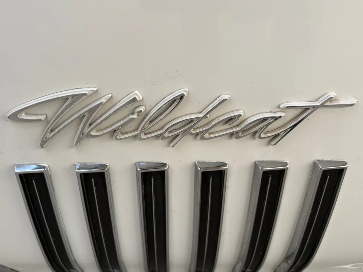 Vehicle photo 24