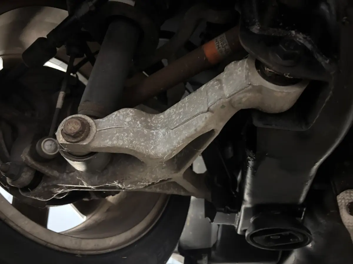 Vehicle photo 35