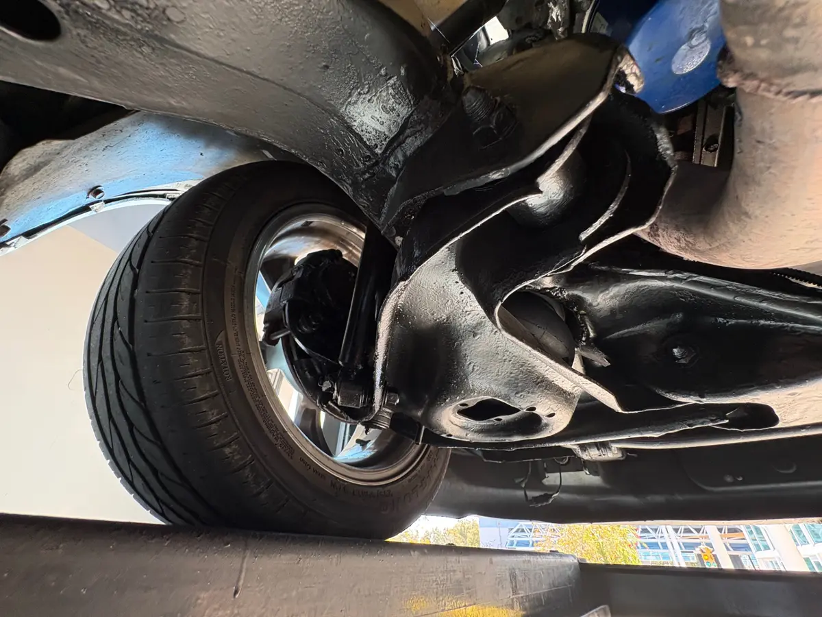 Vehicle photo 48