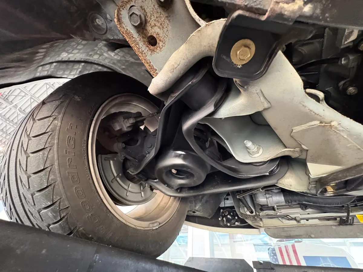 Vehicle photo 58