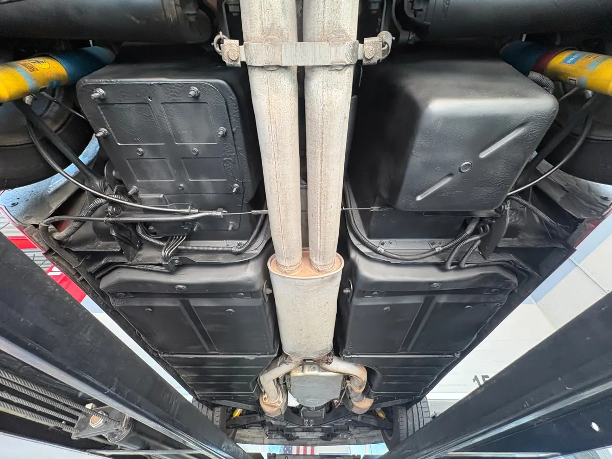 Vehicle photo 45