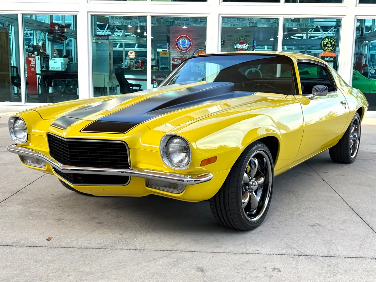 Vehicle photo 1