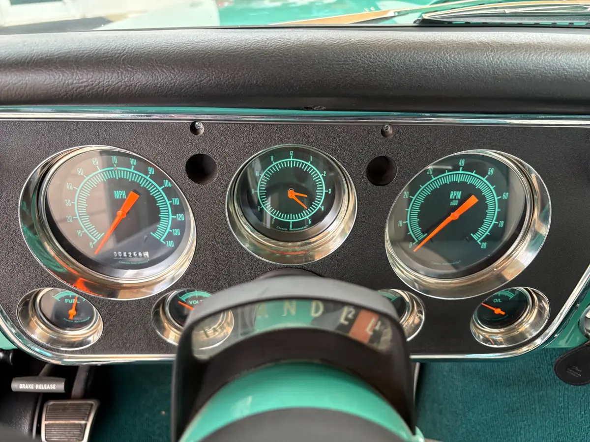 Vehicle photo 40