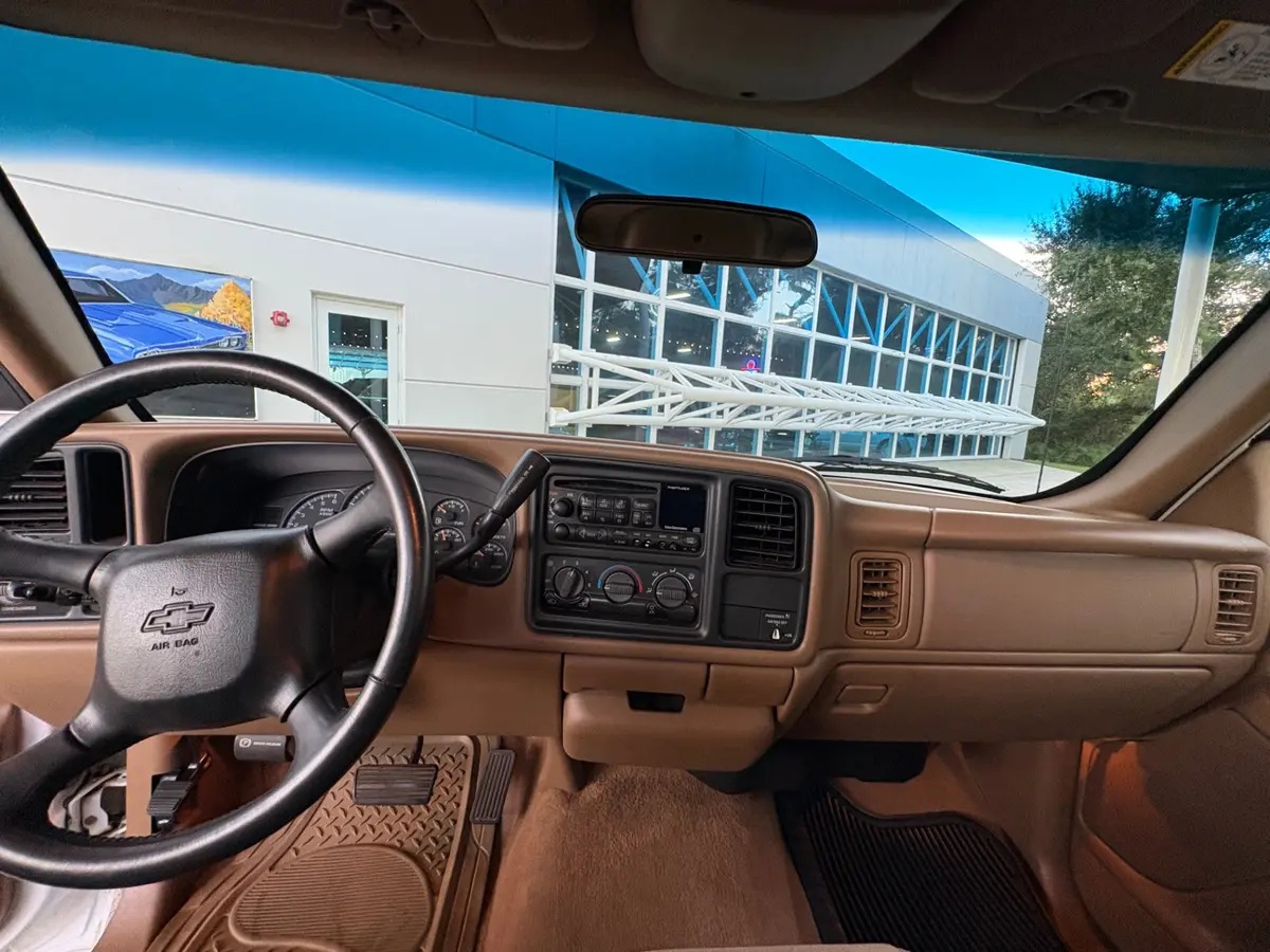 Vehicle photo 36