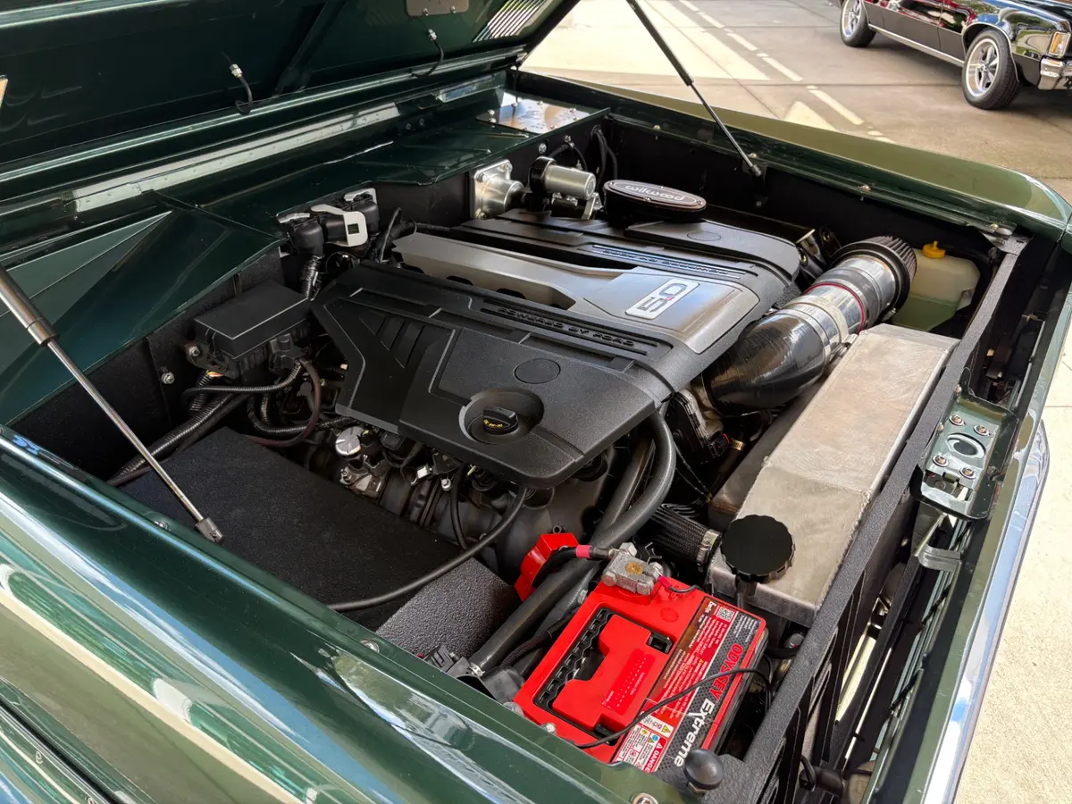 Vehicle photo 36