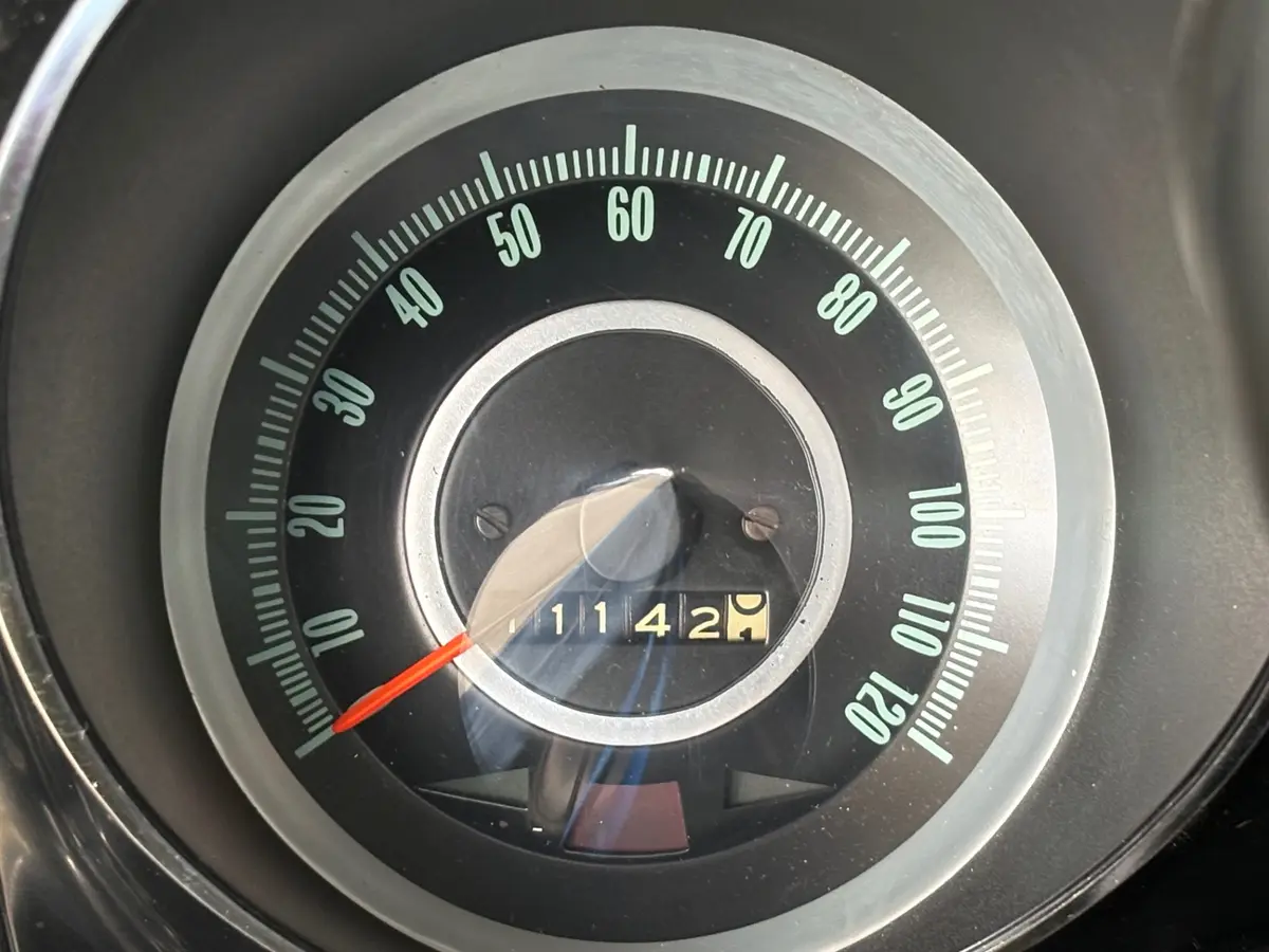 Vehicle photo 24