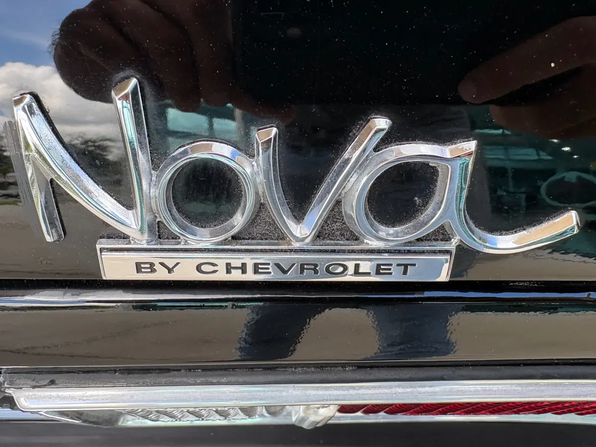 Vehicle photo 25
