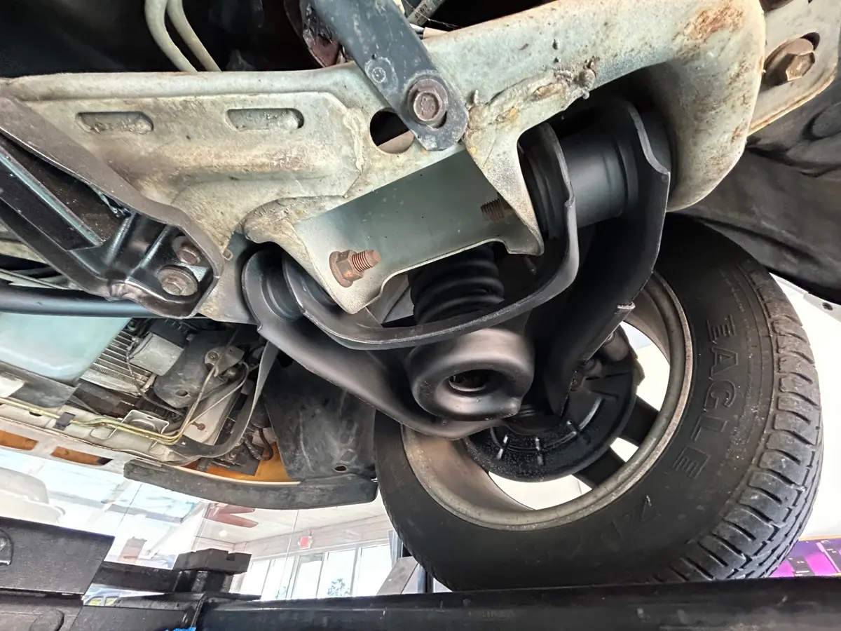 Vehicle photo 36