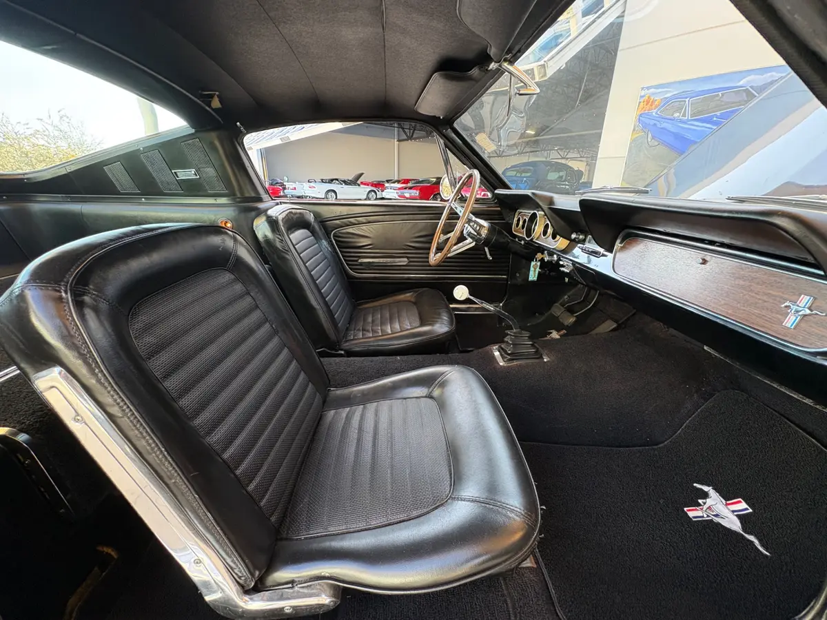 Vehicle photo 39