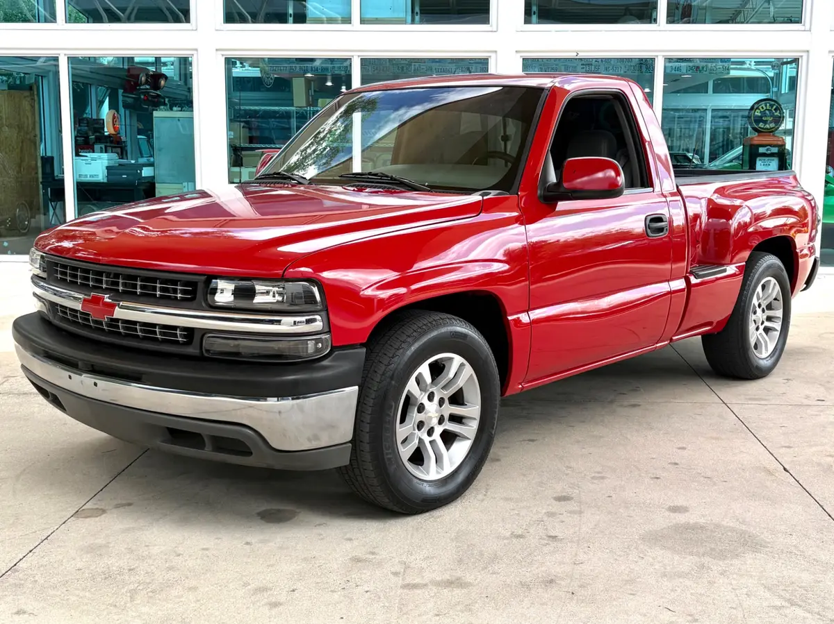 Vehicle photo 11