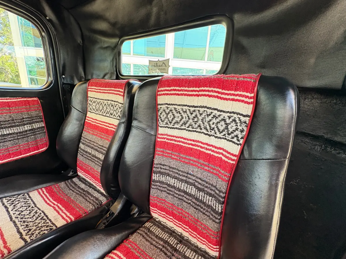 Vehicle photo 33