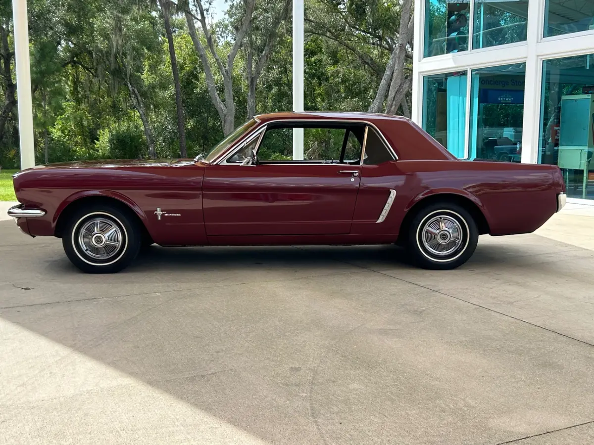 Vehicle photo 8