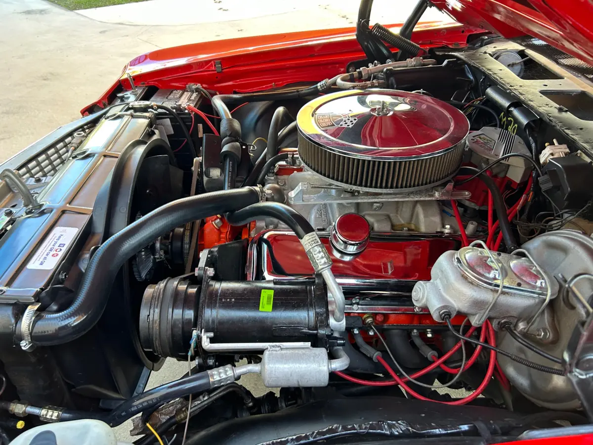 Vehicle photo 28