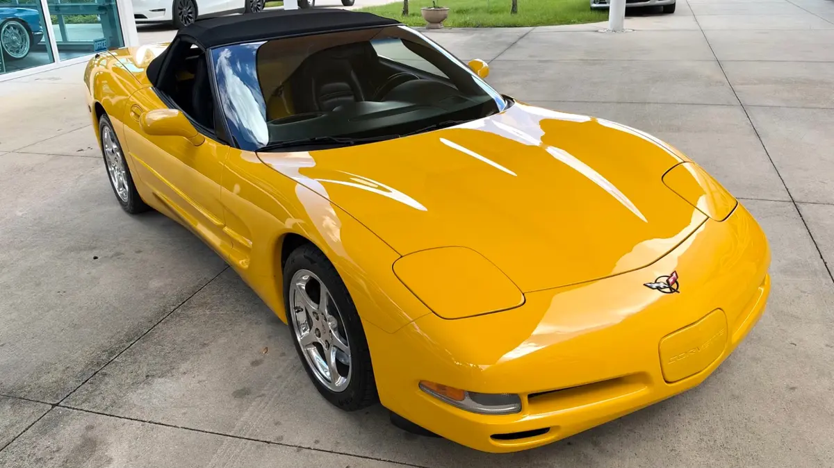 Vehicle photo 20