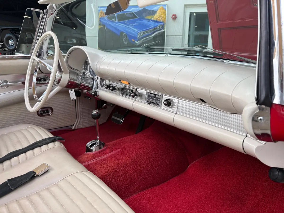 Vehicle photo 46