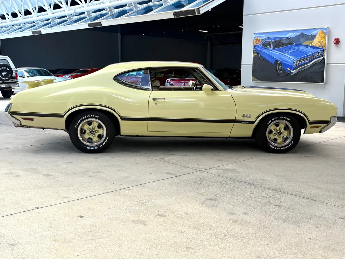Vehicle photo 5