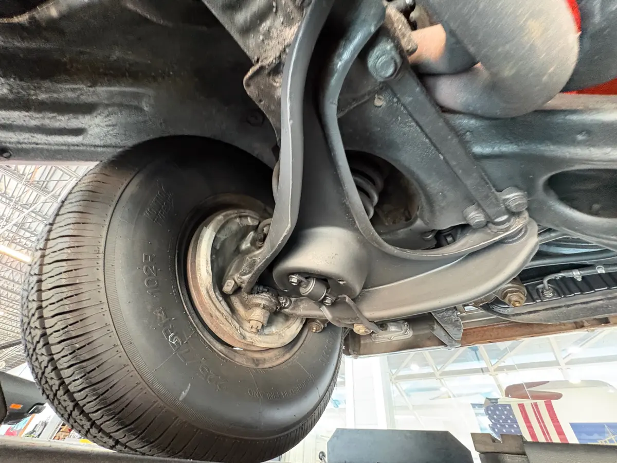 Vehicle photo 50