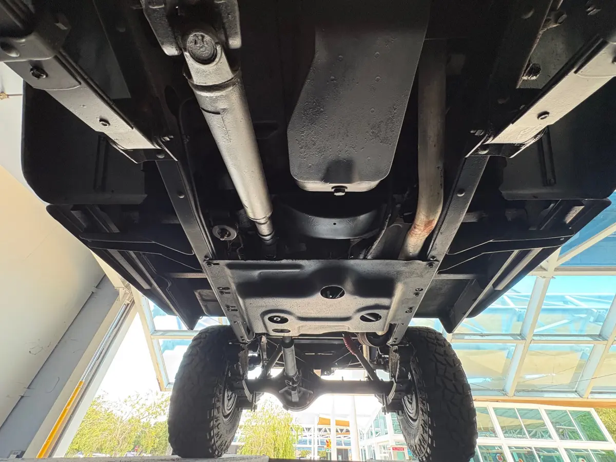 Vehicle photo 52