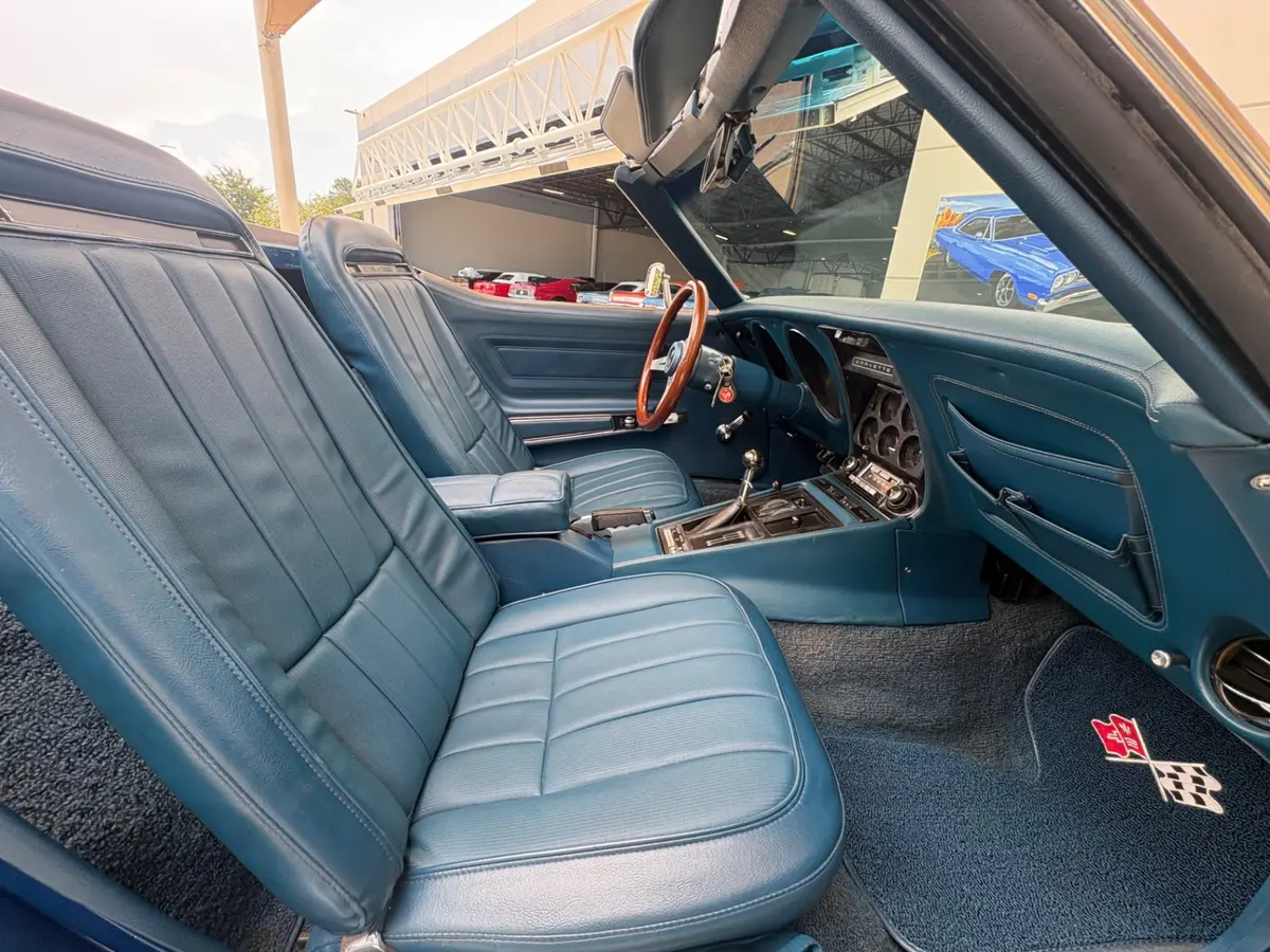 Vehicle photo 53