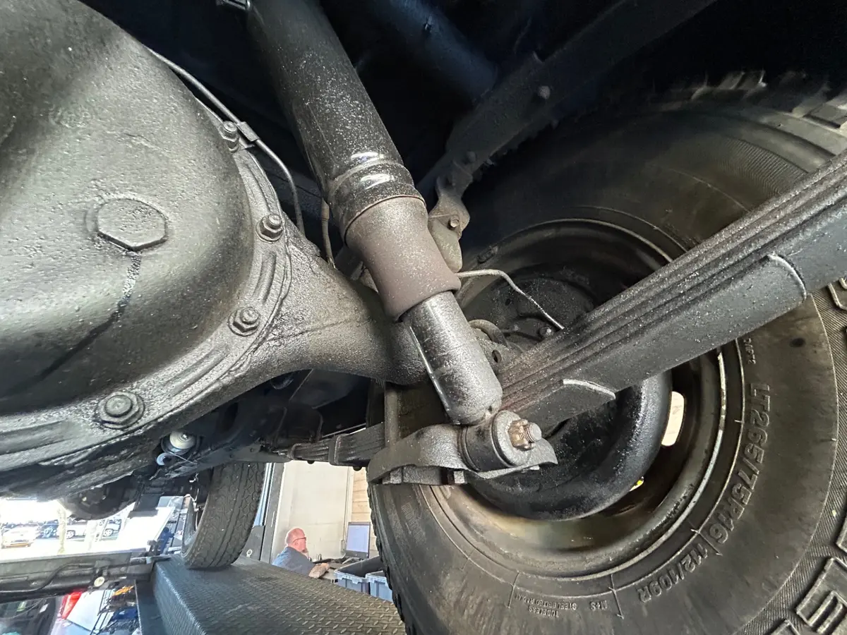 Vehicle photo 29