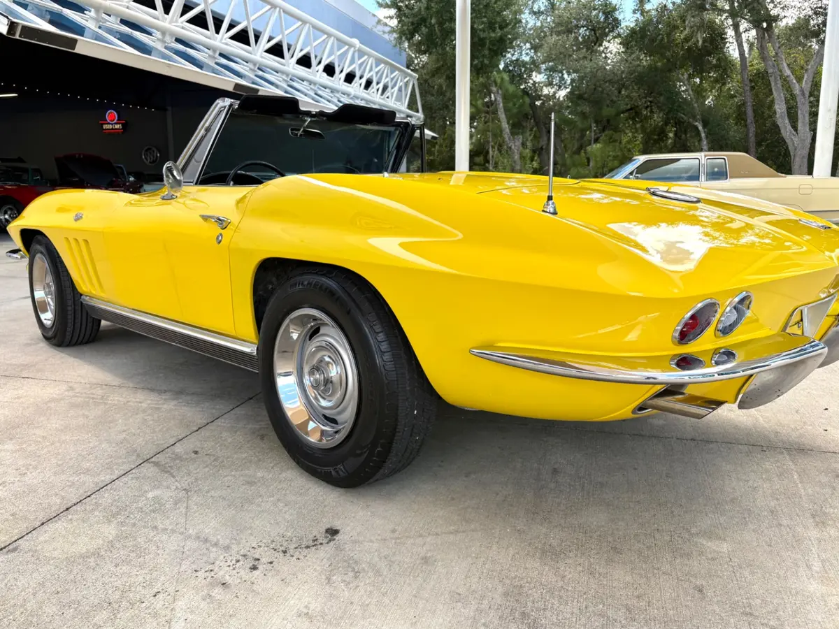 Vehicle photo 15