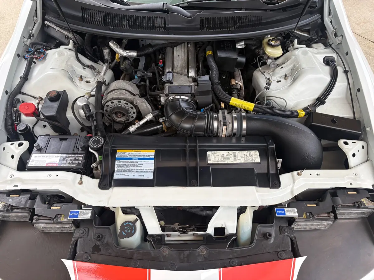 Vehicle photo 25