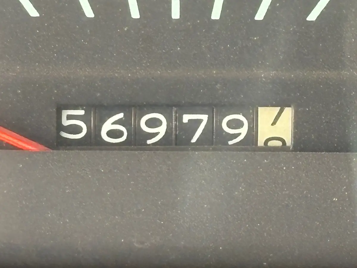 Vehicle photo 27