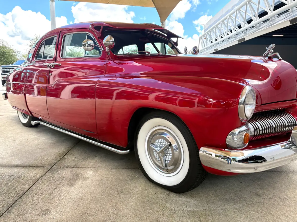 Vehicle photo 19