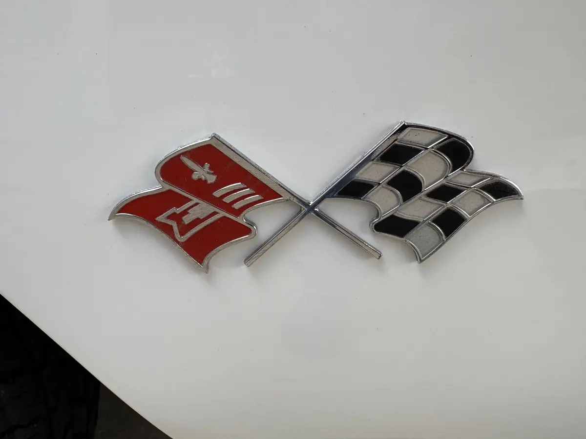 Vehicle photo 27