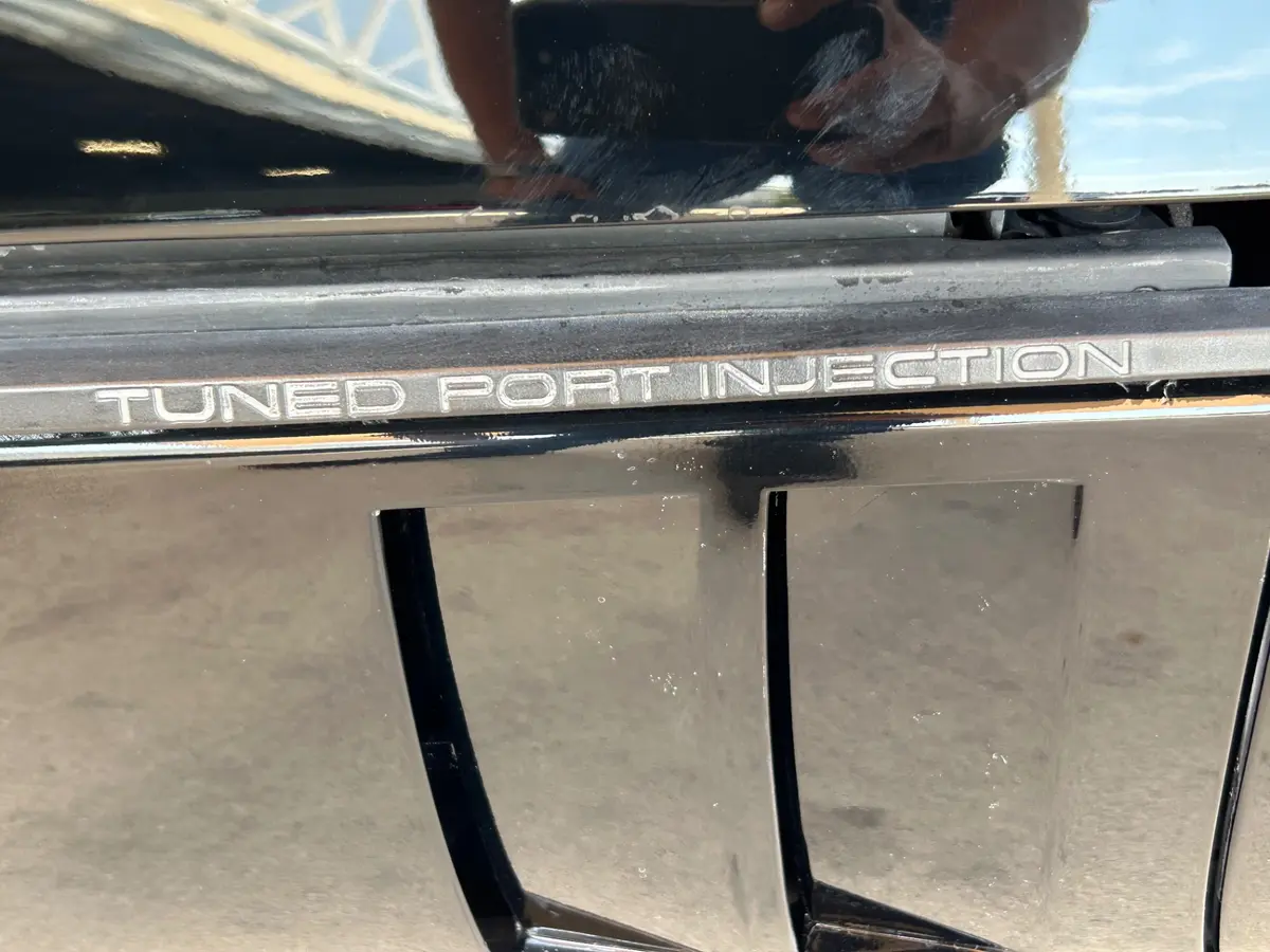 Vehicle photo 14