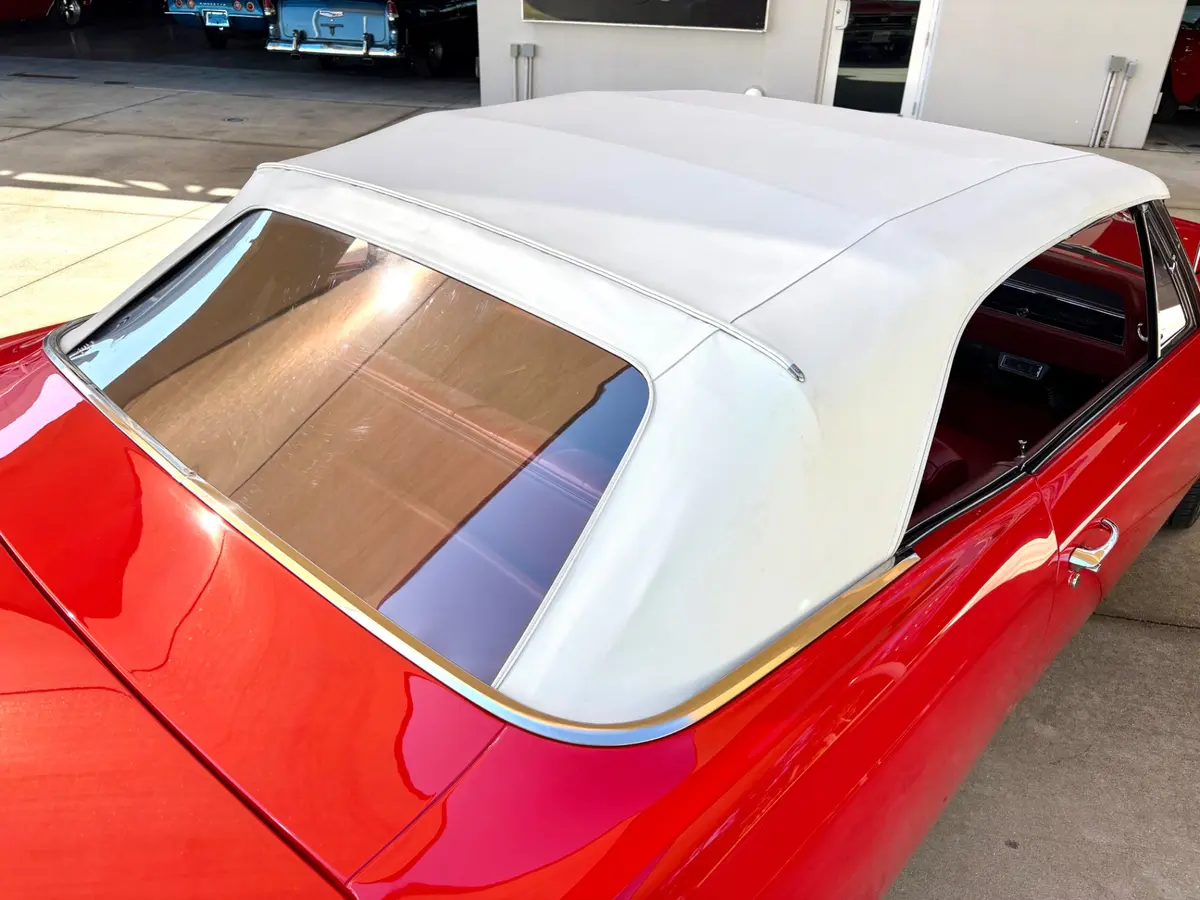 Vehicle photo 25