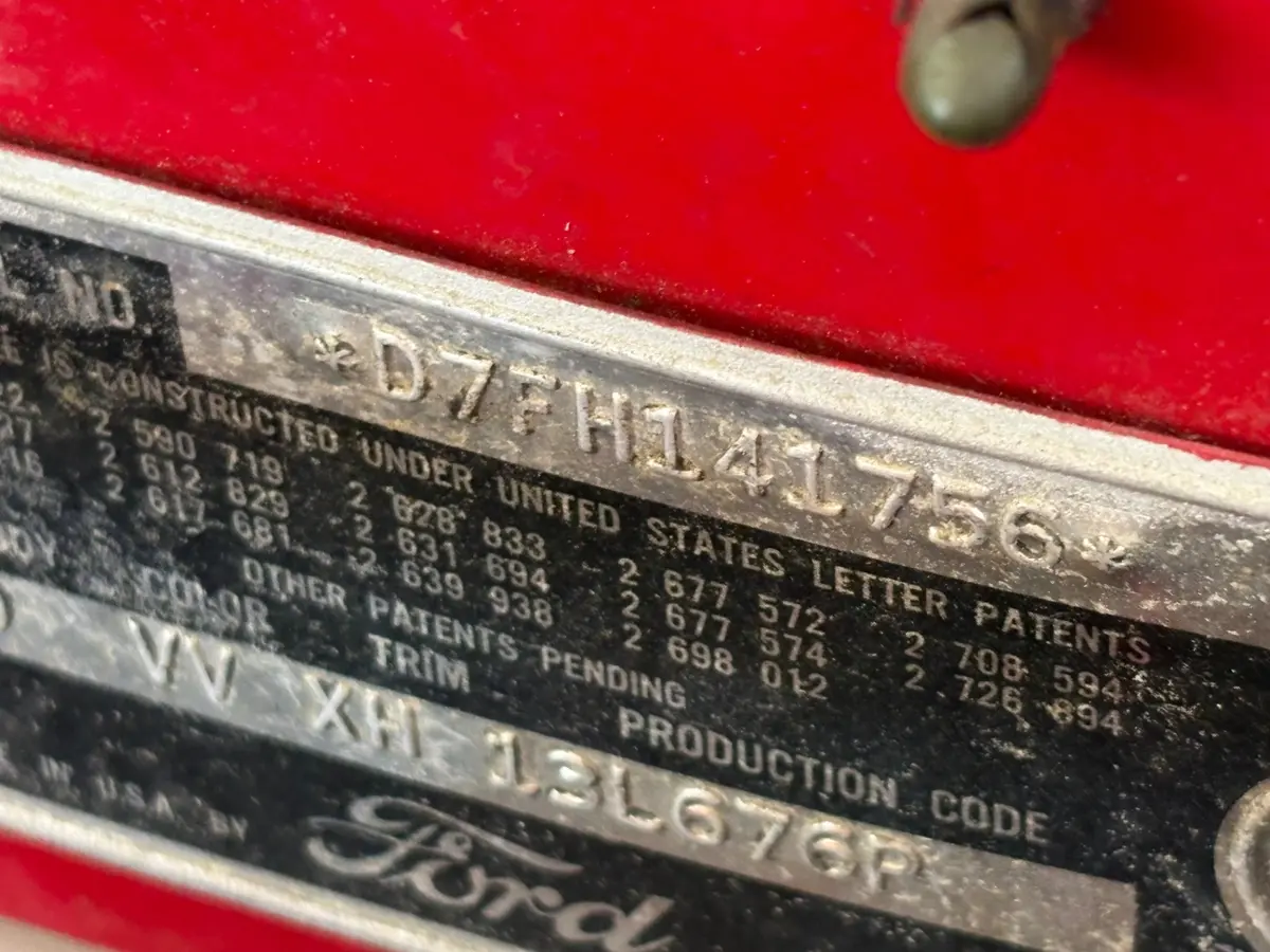 Vehicle photo 30