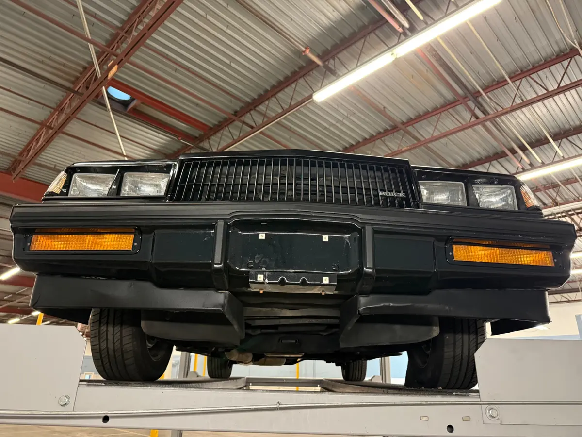 Vehicle photo 32