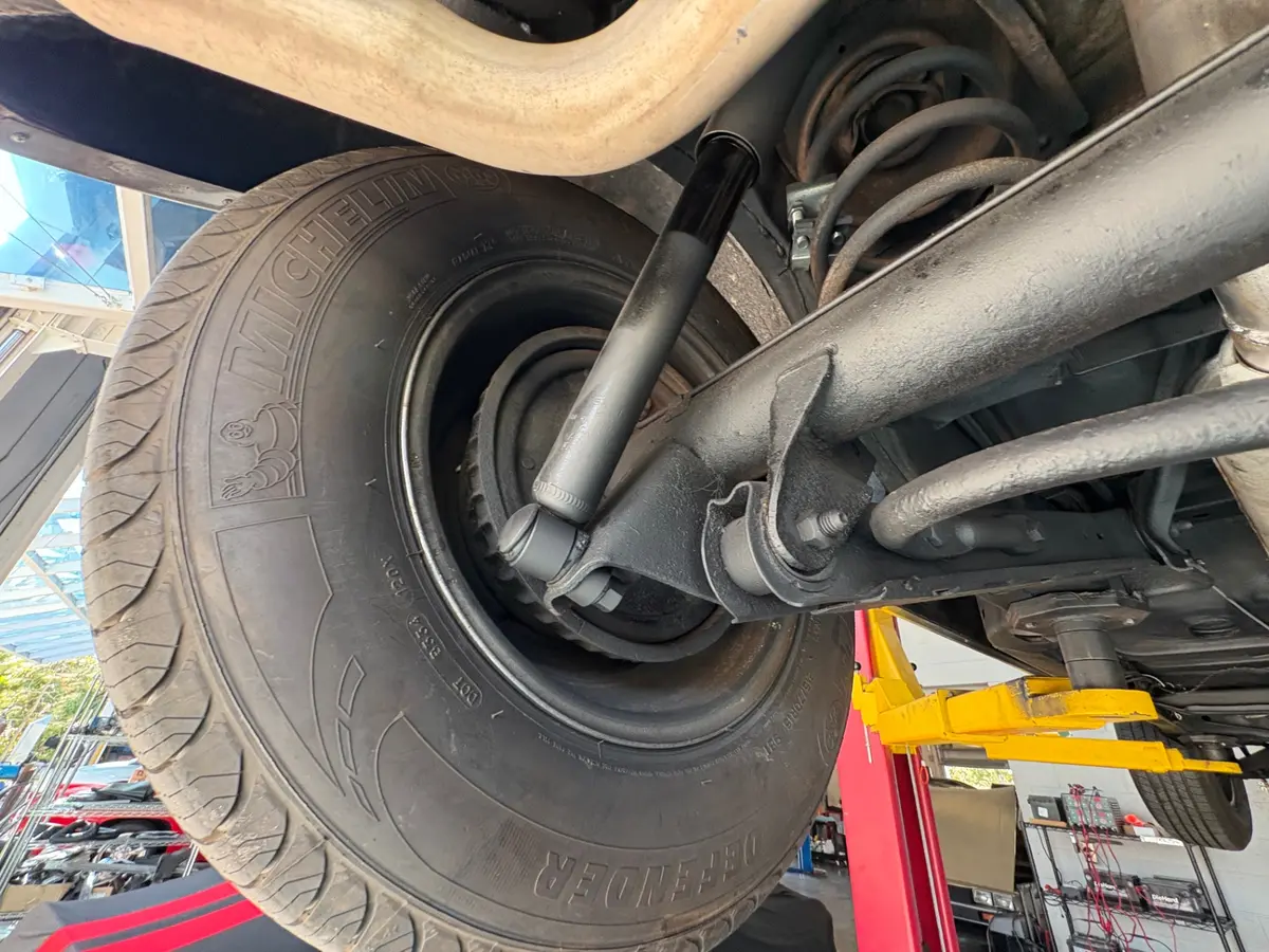 Vehicle photo 52
