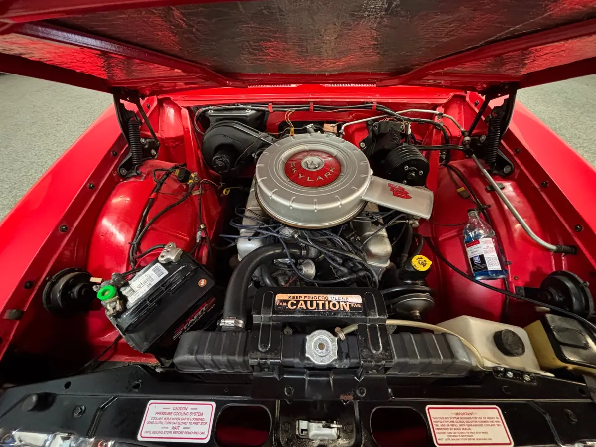 Vehicle photo 17