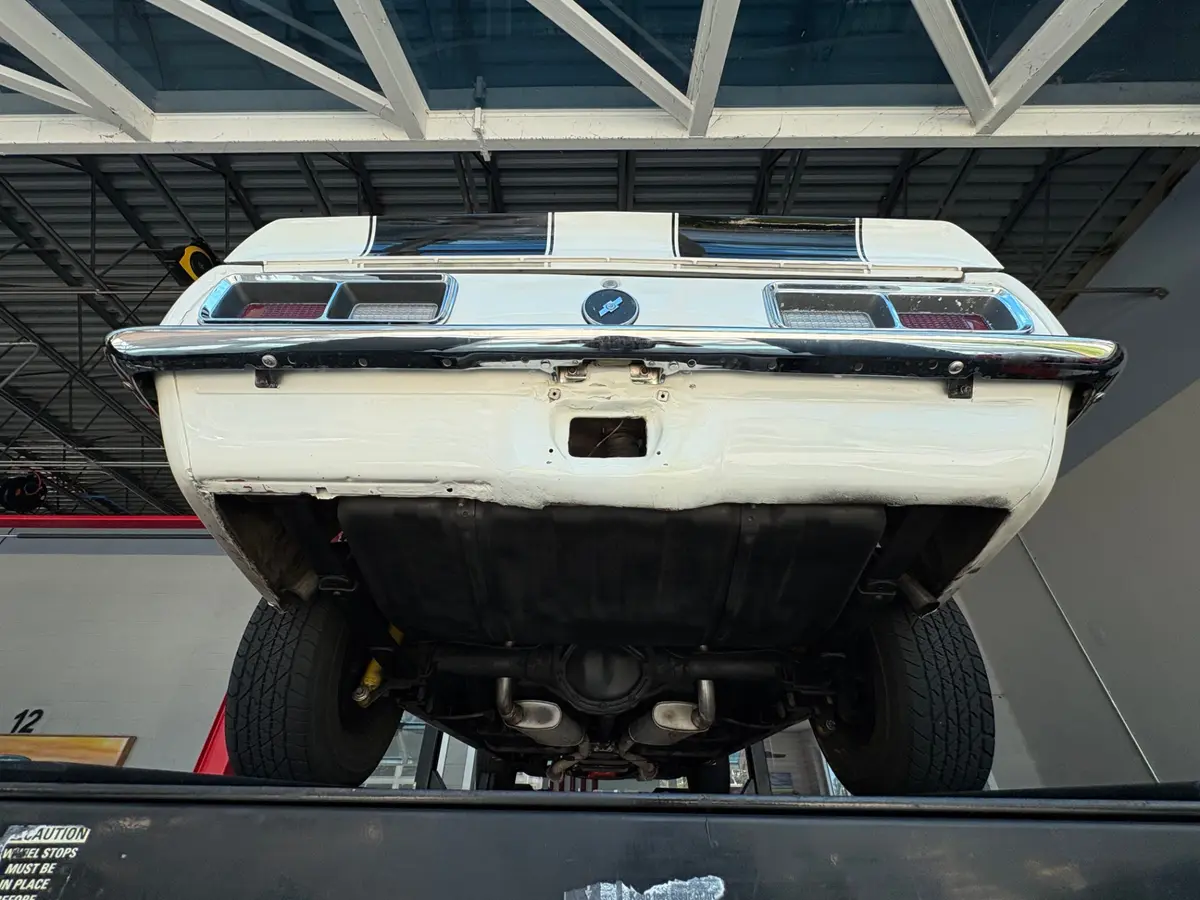 Vehicle photo 52