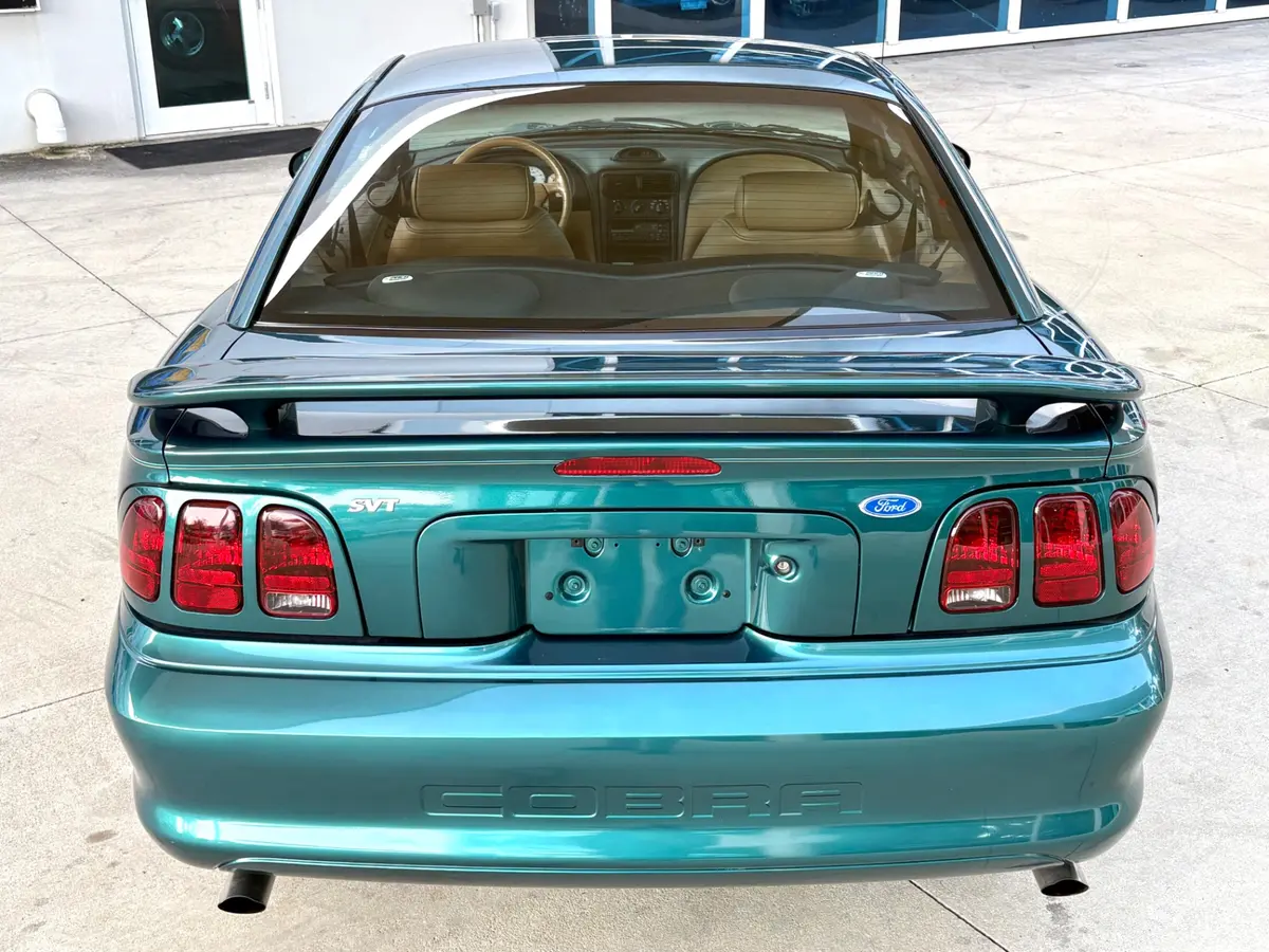 Vehicle photo 8