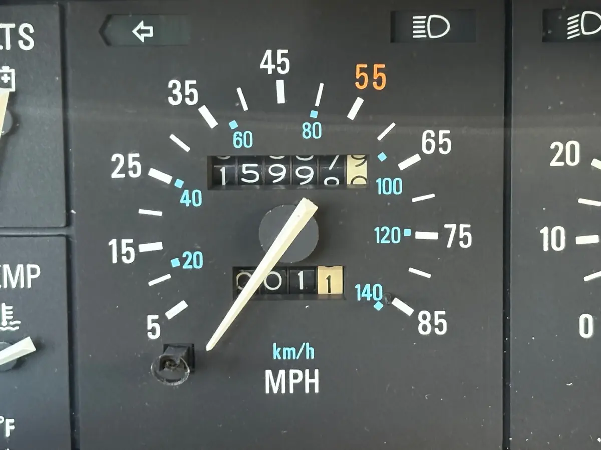 Vehicle photo 34