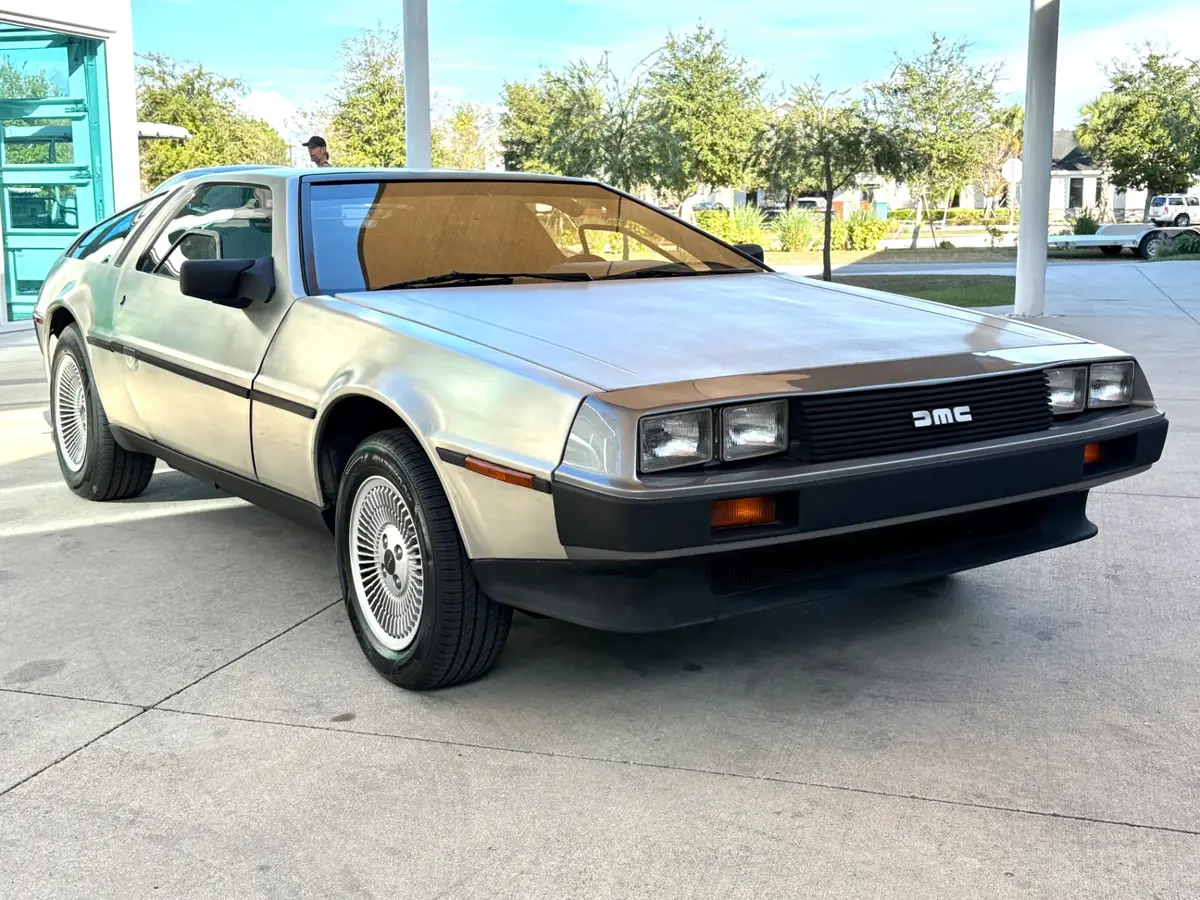 Vehicle photo 4