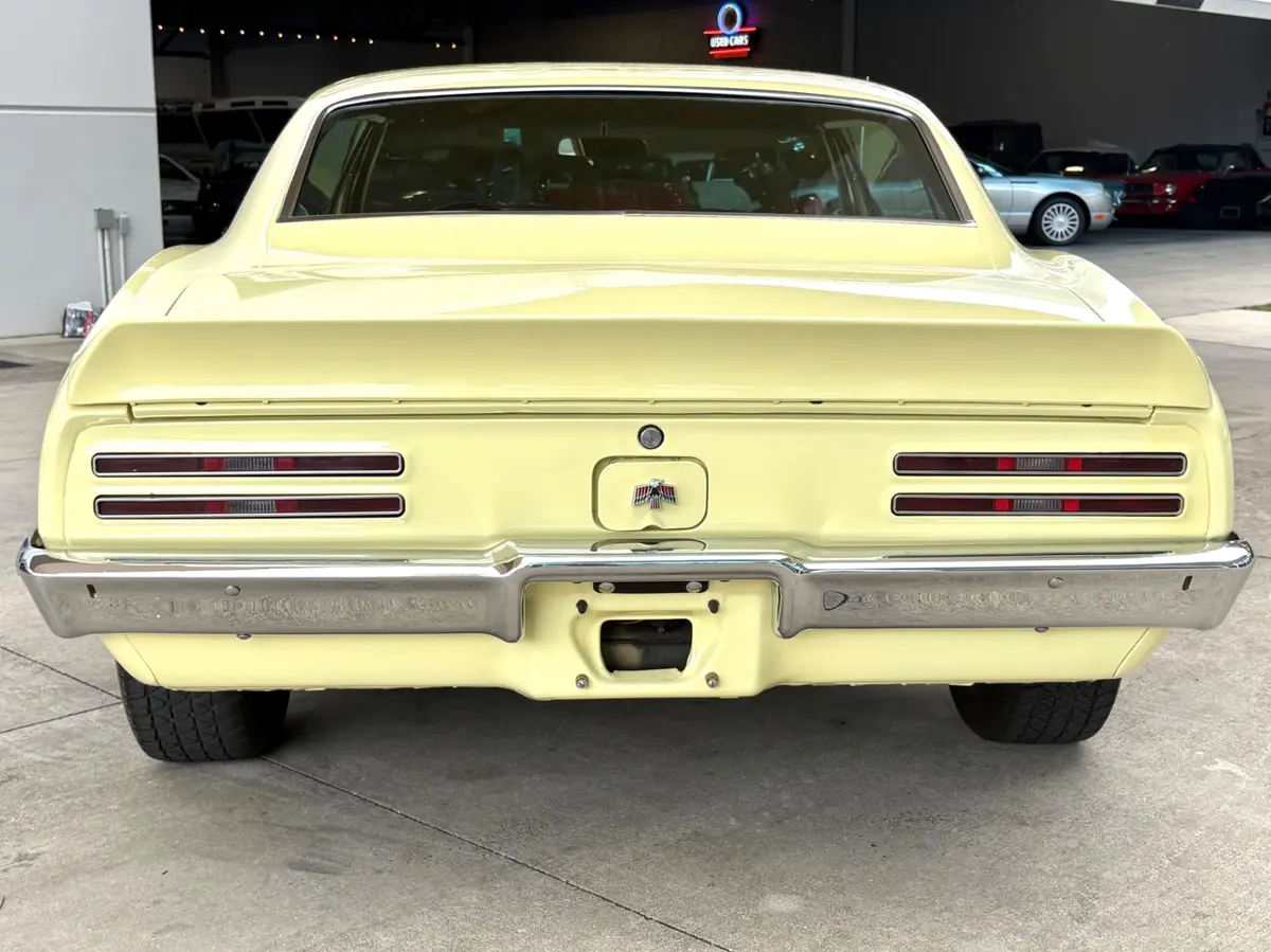 Vehicle photo 7